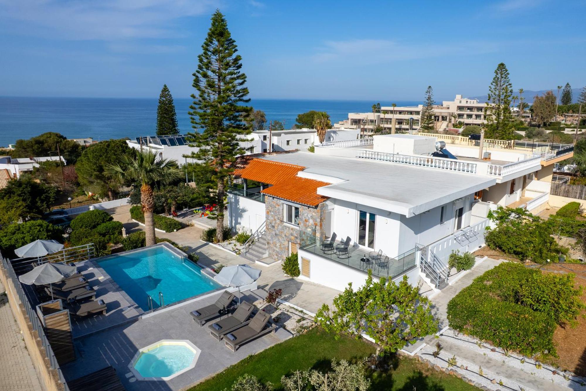 Queen'S Gem Luxury Villa - Heated Jacuzzi & Pool Hersonissos  Exteriör bild