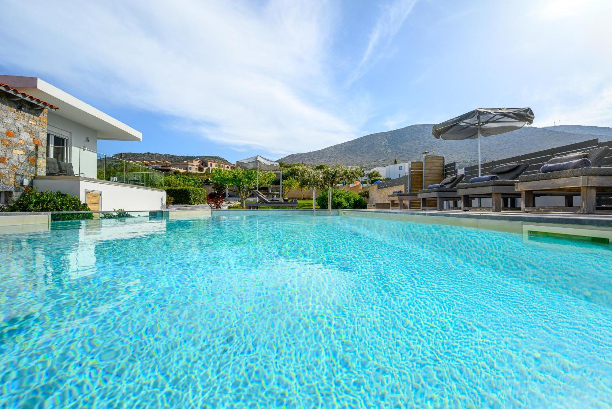 Queen'S Gem Luxury Villa - Heated Jacuzzi & Pool Hersonissos  Exteriör bild